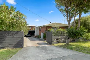 Charming Beach retreat, 5 minute walk to beach - Image 2