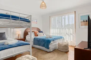 Charming Beach retreat, 5 minute walk to beach - Image 4