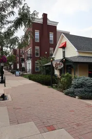Beautiful Townhouse Downtown Carmel - Image 2