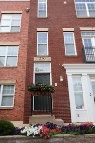 Beautiful Townhouse Downtown Carmel - Image 4