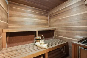 Dundee Hills Haven | King Suite, Sauna & Views - Image 4
