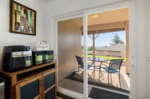 Dundee Hills Haven | King Suite, Sauna & Views - Image 5
