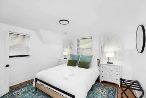 5BR Detroit Mansion | Sleeps 16 | Driveway Parking - Image 2