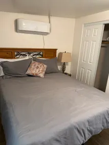 Private 2 bed/1bath w/lg yard/AC/laundry/parking - Image 4