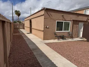Private 2 bed/1bath w/lg yard/AC/laundry/parking - Image 2