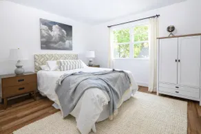 Splash Pad - Bright and Breezy Stay Designer Gem! - Image 4