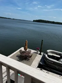 One of a kind cozy loft cottage with boat ramp - Image 3