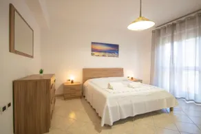 [Harbor & Beach] Large apartment in La Caletta - Image 2
