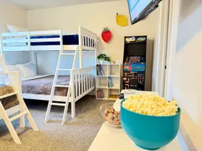 Sleeps 16 - 3BR w/ Fire Pit Balcony & Golf Views - Image 4