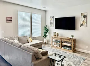 Sleeps 16 - 3BR w/ Fire Pit Balcony & Golf Views - Image 3