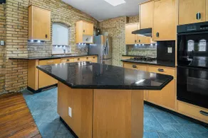 Downtown Penthouse | Walk to Restaurants & Shops - Image 2