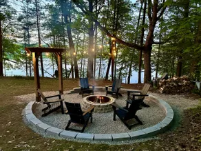 Lakefront Chalet, Dock, Fire Pit, Close to Dells - Image 2