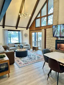 Lakefront Chalet, Dock, Fire Pit, Close to Dells - Image 3