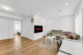 Cozy 2BR New Build | Near Falls & Wineries | - Image 2