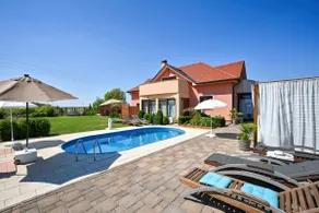 Luxury Villa Apartment - Private Jacuzzi & Sauna - Image 5