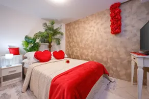 Luxury Villa Apartment - Private Jacuzzi & Sauna - Image 3