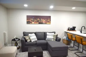 Modern Comfy New Build Near D'town & Empower Field - Image 3