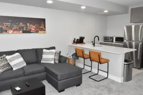 Modern Comfy New Build Near D'town & Empower Field - Image 5