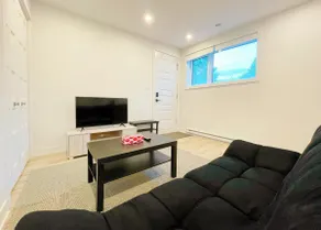 NEW 1bdrm apartment, free parking - Image 2
