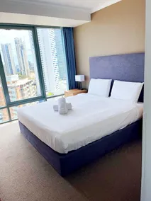 Surfers Paradise Comfort Hotel Room level 16 - Image 3