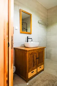1-bedroom studio with balcony and sea view - Image 2