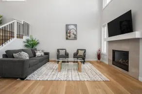 Bright & Spacious 3 Beds Luxury Home in SE Calgary - Image 4