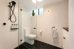 SN9 Modern Studio • Easy City Access |Winter Offer - Image 5