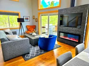 Serenity Lodge - Private/3 Decks/Firepit/Views! - Image 4