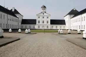 Summer house for relaxation and activity - Image 4