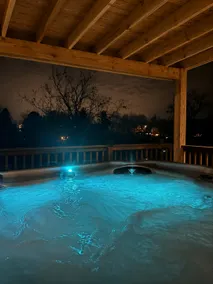 Serene Kentucky Lake Cabin, Hot tub & Kayaks - Image 3