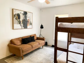 New Reno w/King Bed & Central AC - Image 2