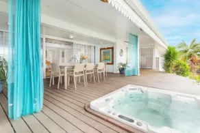 Luxurious 4BR Villa - Image 5