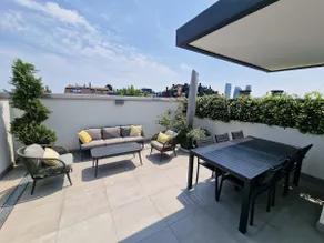 Penthouse with panoramic terrace and garage - Image 4