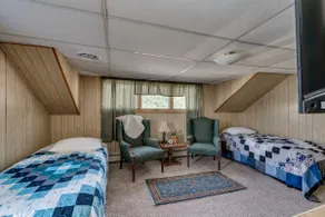 Riverside Retreat - Image 3