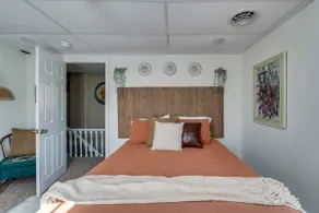 Riverside Retreat - Image 5