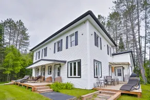 Exceptional riverside property with private beach - Image 2