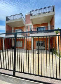 Spacious apartment minutes from the airport - Image 5