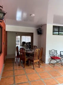 House downtown. Large, fresh, 5 min to SJO airport, 200m to park - Image 3