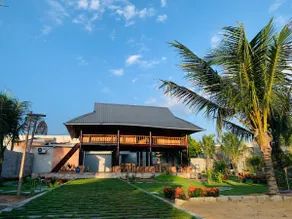 Villa - Unique stilt house - Image 5