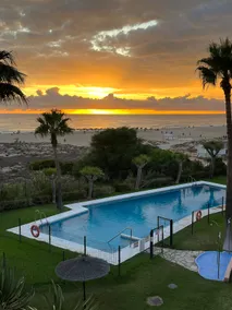 Beachfront. Glass terrace. - Image 3