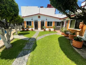 Large House with a Pool, Court, and Private Gym - Image 4