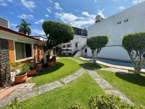 Large House with a Pool, Court, and Private Gym - Image 3