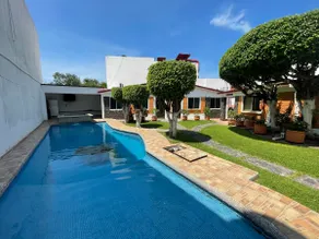 Large House with a Pool, Court, and Private Gym - Image 2