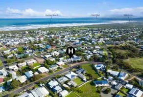 Bryant Blue 10 Bryant Crescent, Goolwa Beach Light-Filled Family Beach House Walk to Goolwa Beach Sleeps 10 Pets Negotiable - Image 5