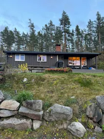 Cabin in Finnskogen by lake and hiking terrain - Image 2