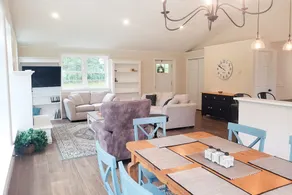 Large 3BR Mountainview | Fireplace | Near skiing - Image 3
