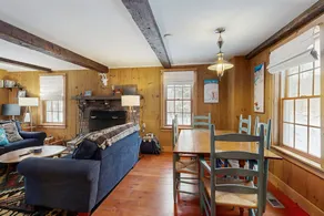 4BR riverfront house, dog-friendly, fireplace - Image 4