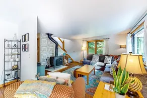 Lovely 3BR Mountainview | WoodStove | Balcony - Image 2