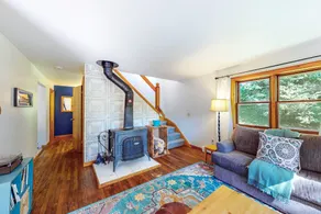Lovely 3BR Mountainview | WoodStove | Balcony - Image 3