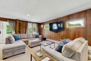 Inviting riverfront 3BR near skiing & golf - Image 4